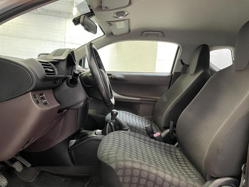 Toyota iQ 1.3 Vvt-i 98 Ch Bvm6 - Garantie 6 Mois