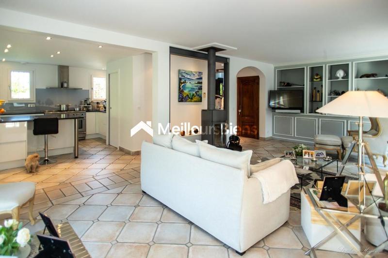 Villa - 189 m² - 8 pièces