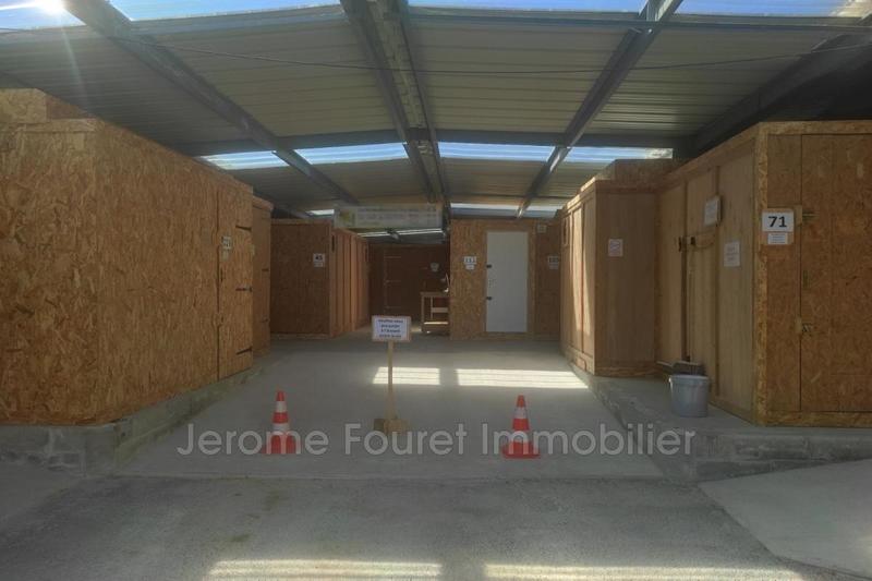 Local commercial - 3 050 m²