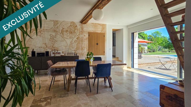 Maison - 250 m² - 10 pièces