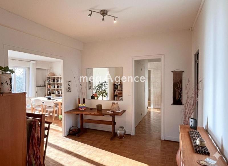 Appartement - 165 m² - 6 pièces