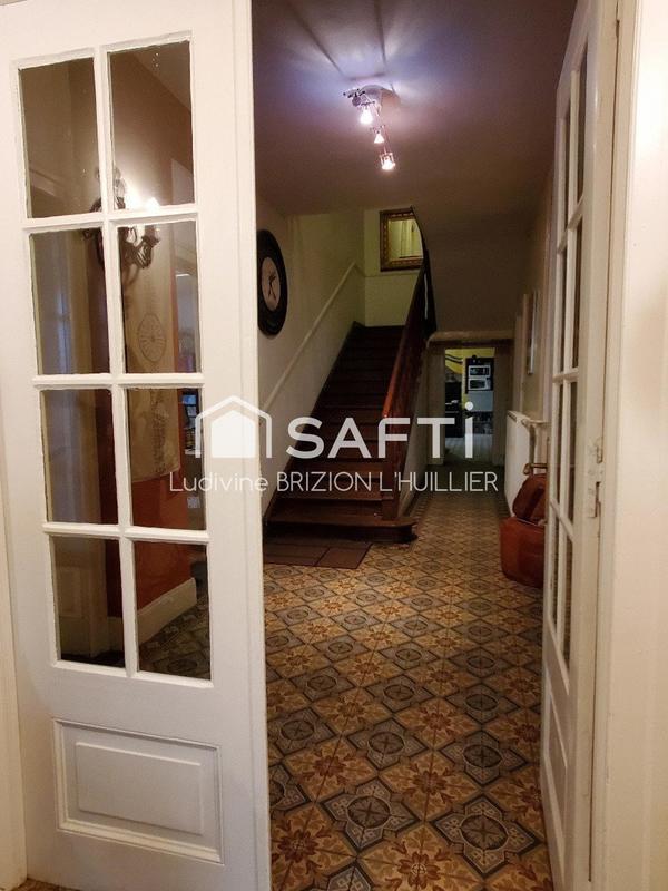 Maison de maîtres - 316 m² - 11 pièces