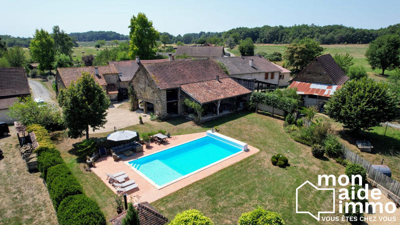 Maison ancienne - 230 m² - 7 pièces