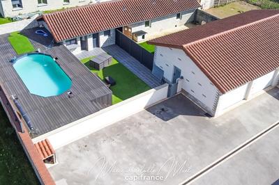 Maison - 220 m² - 6 pièces