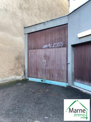 Parking / Garage - 10 m²