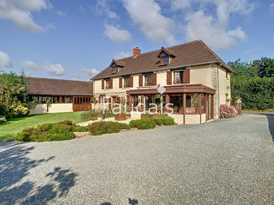 Maison de village - 159 m² - 9 pièces