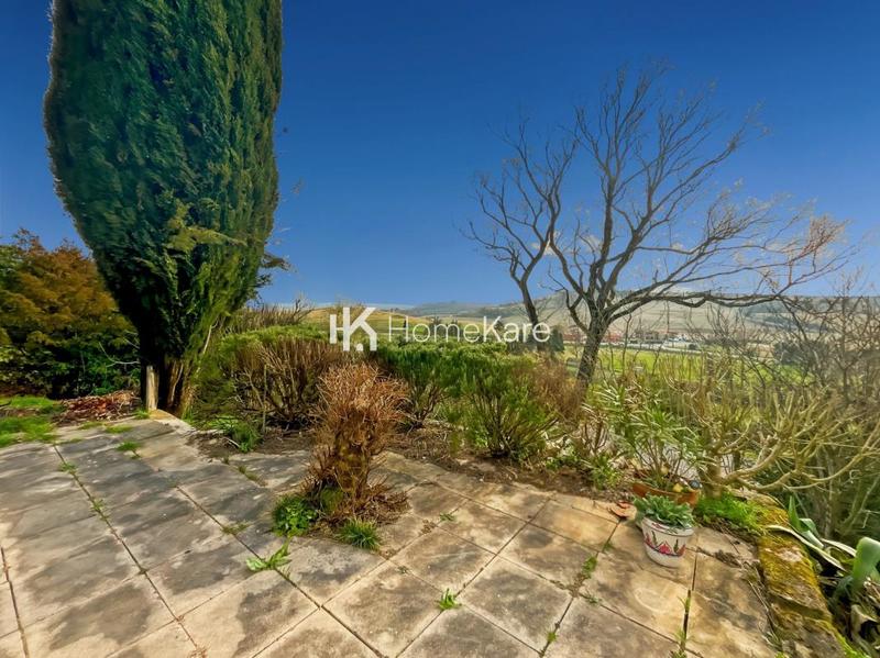 Maison - 270 m² - 9 pièces