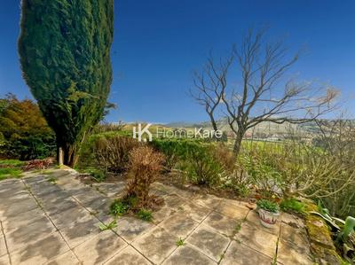 Maison - 270 m² - 9 pièces