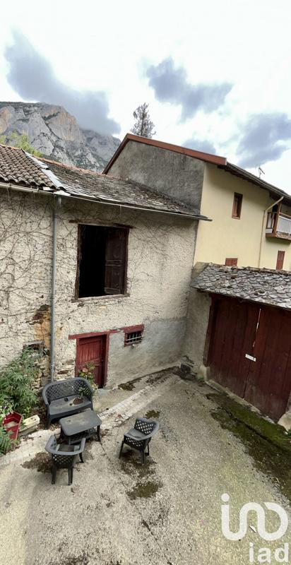 Maison - 95 m² - 3 pièces