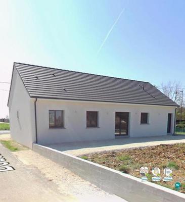 Maison - 90 m² - 4 pièces