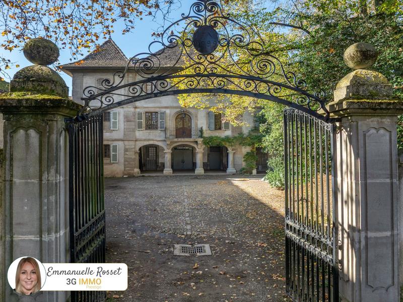 Maison de domaine - 553 m² - 15 pièces