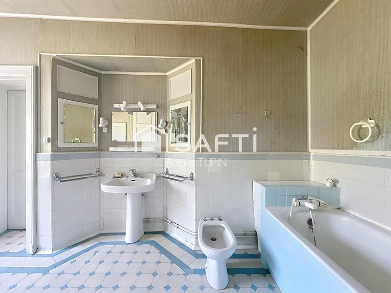 Maison - 180 m² - 9 pièces