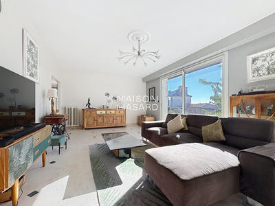 Maison traditionnelle - 188 m² - 7 pièces