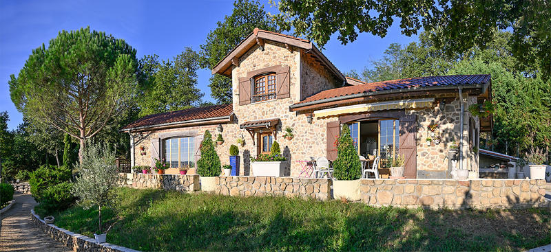 Maison - 200 m² - 6 pièces
