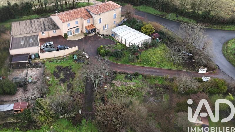 Maison - 316 m² - 12 pièces