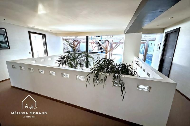 Loft - 285 m² - 5 pièces