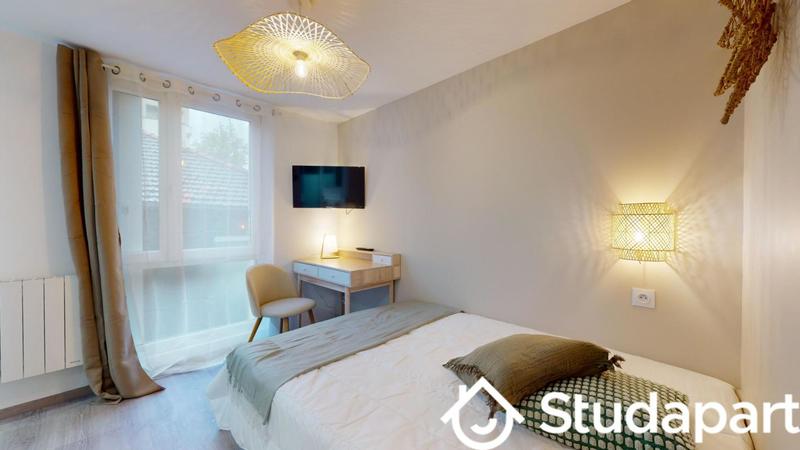 Chambre - 11 m² - 1 pièce