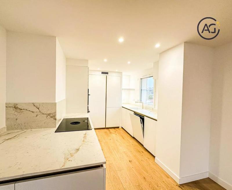 Appartement - 152 m² - 5 pièces