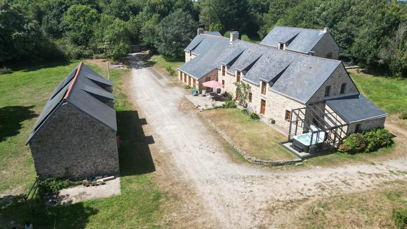 Maison ancienne - 410 m² - 15 pièces