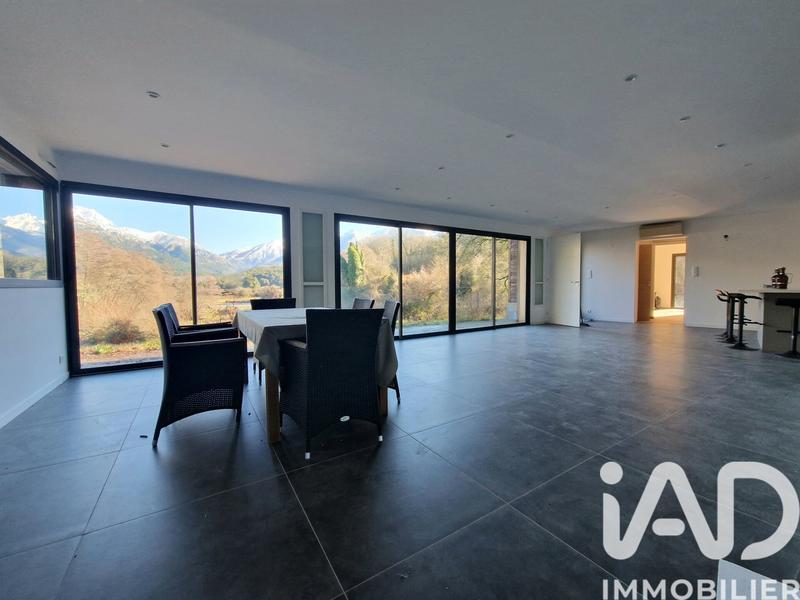 Maison - 310 m² - 8 pièces