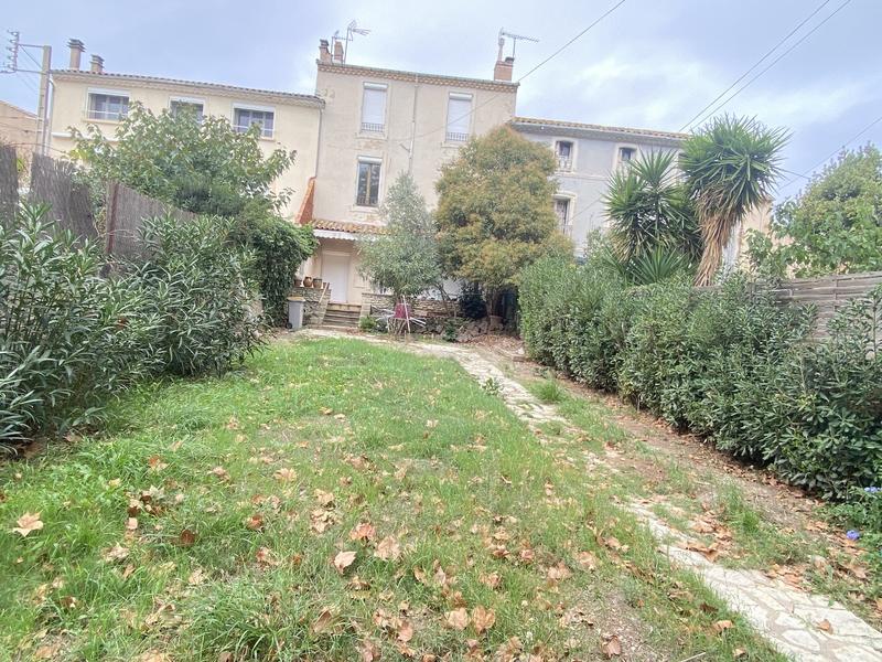 Maison - 216 m² - 8 pièces