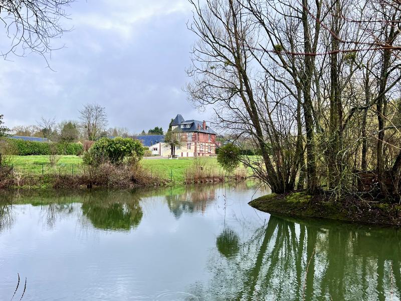 Maison - 214 m² - 8 pièces