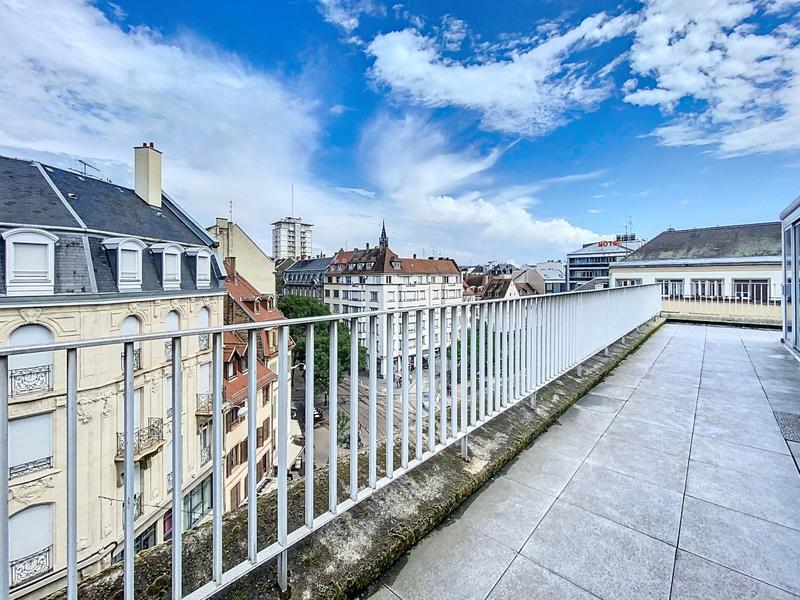 Loft - 97 m² - 6 pièces