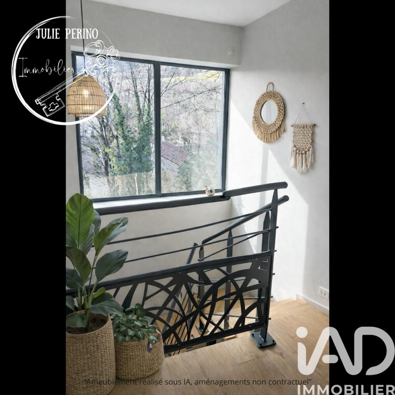 Maison - 248 m² - 8 pièces