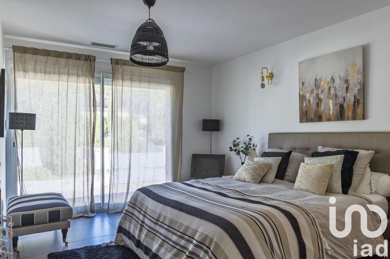 Maison - 198 m² - 6 pièces