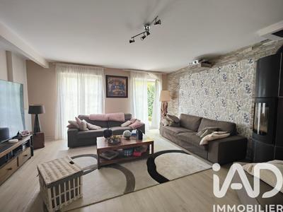 Maison - 90 m² - 5 pièces