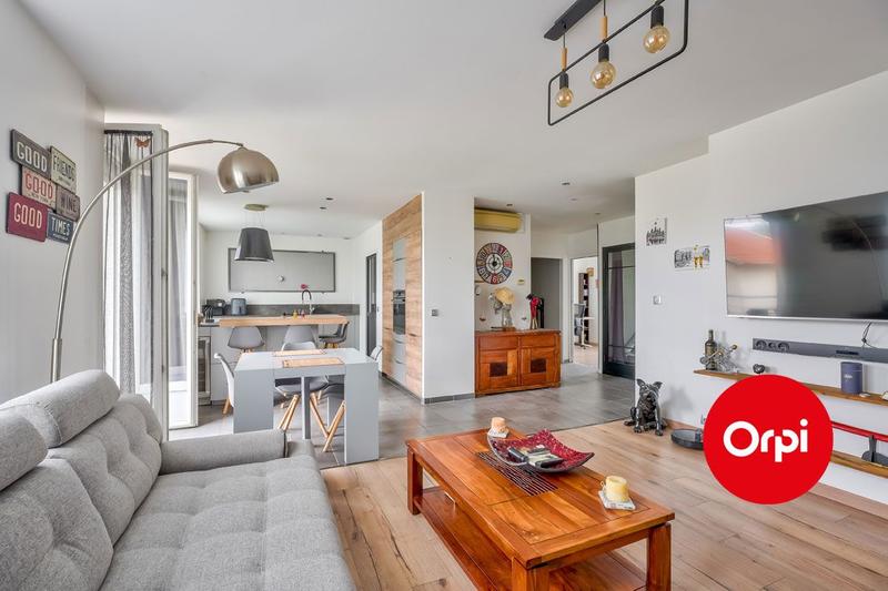 Appartement - 101 m² - 4 pièces