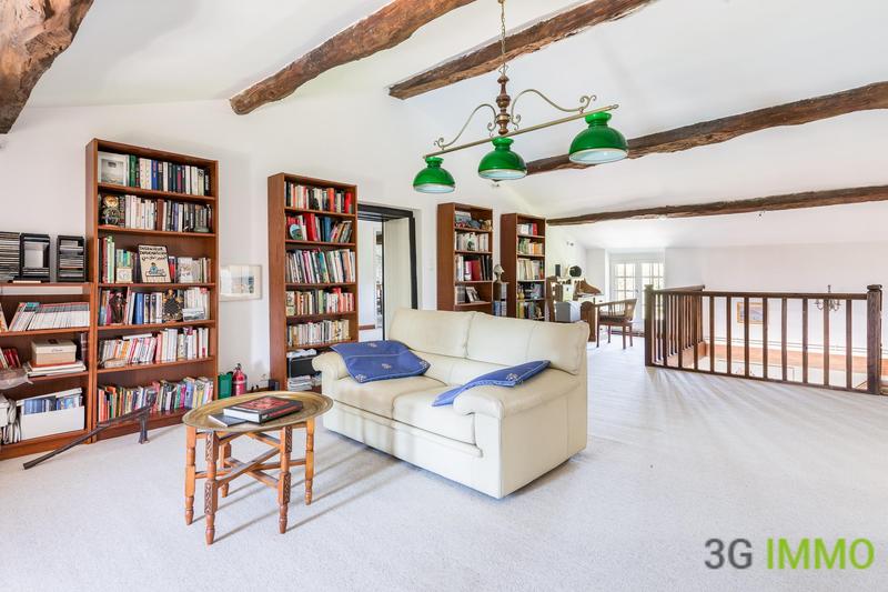 Demeure - 340 m² - 9 pièces