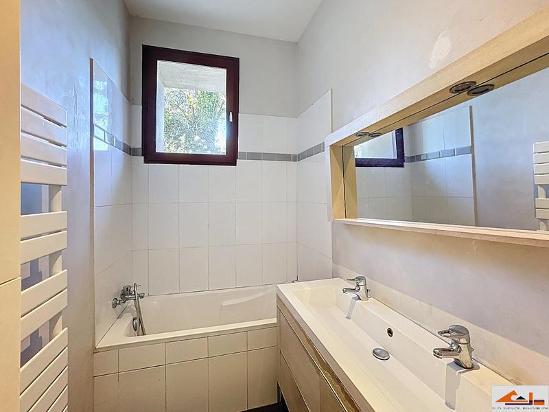 Appartement - 111 m² - 4 pièces