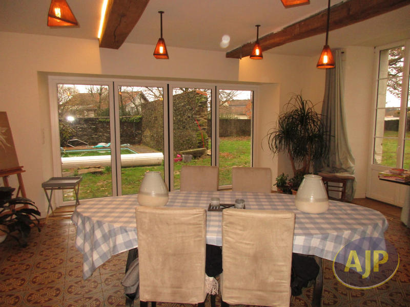 Maison de maîtres - 465 m² - 15 pièces