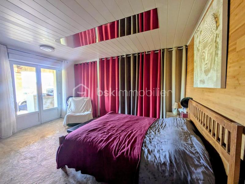 Maison - 196 m² - 8 pièces