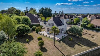 Maison - 144 m² - 8 pièces