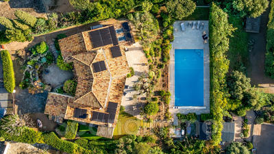 Maison - 180 m² - 5 pièces