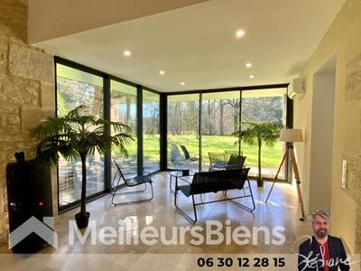 Maison - 258 m² - 9 pièces