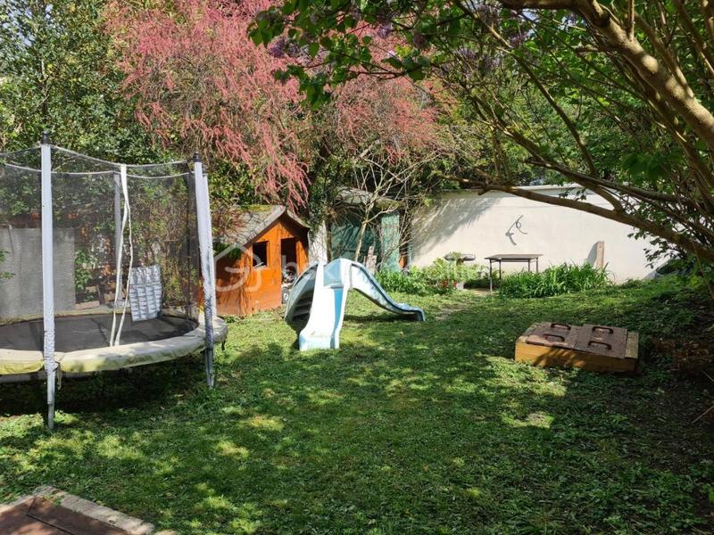 Maison - 151 m² - 8 pièces