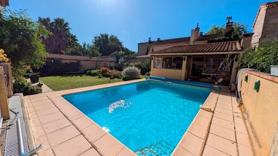 Maison traditionnelle - 175 m² - 6 pièces