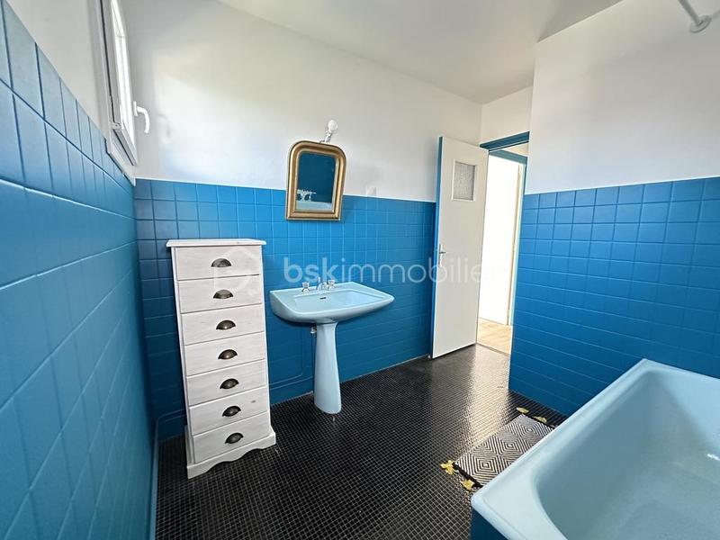 Demeure - 257 m² - 9 pièces