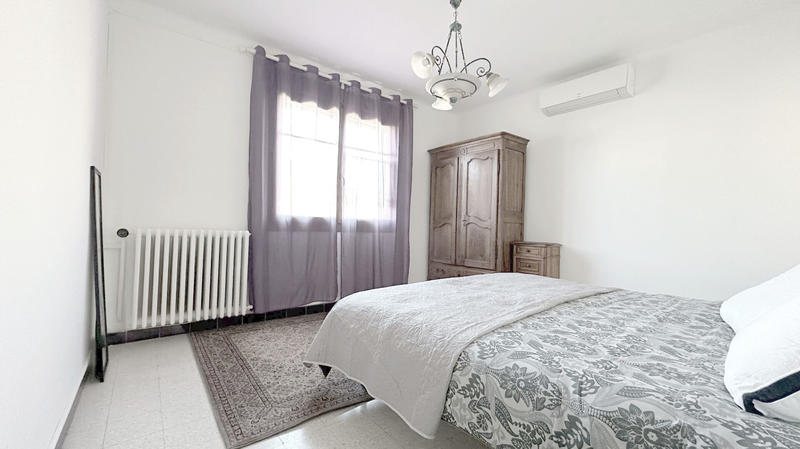 Maison - 260 m² - 10 pièces