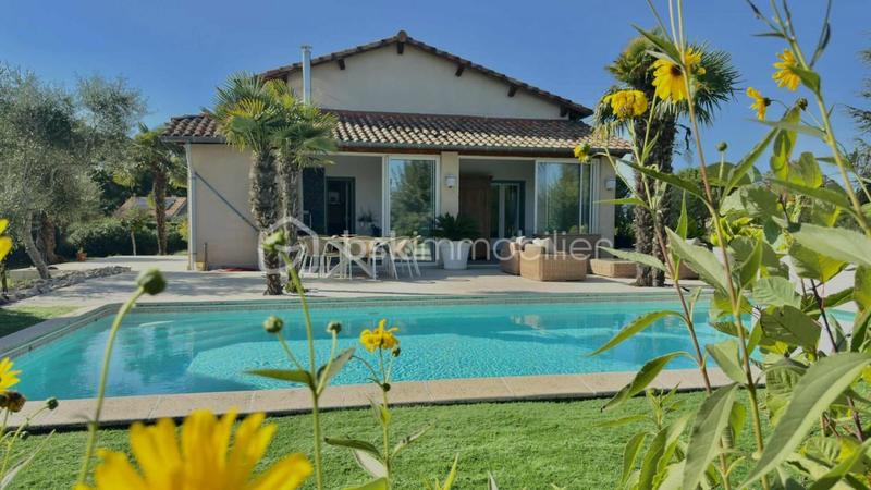 Maison traditionnelle - 165 m² - 6 pièces