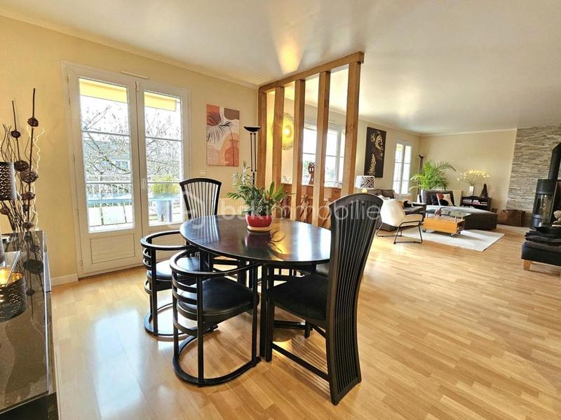 Pavillon - 162 m² - 9 pièces