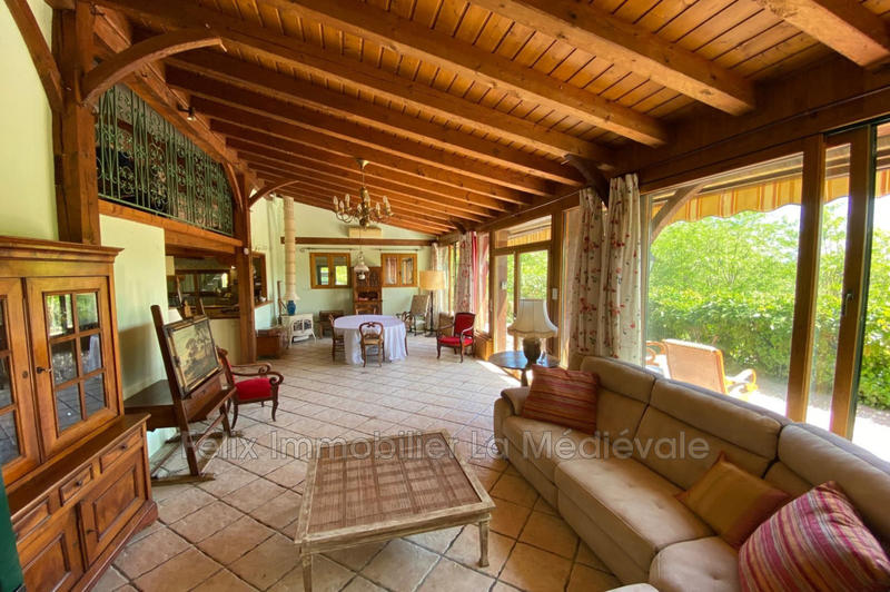 Propriété - 200 m² - 7 pièces