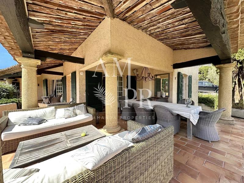 Villa - 240 m² - 7 pièces