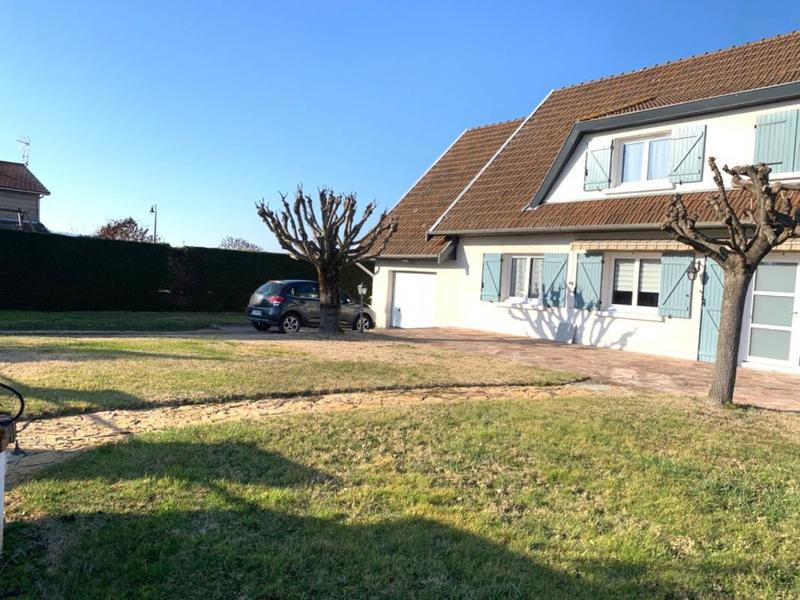 Maison traditionnelle - 194 m² - 8 pièces