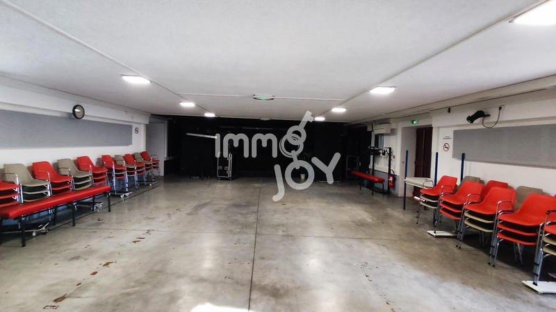 Immeuble - 1 600 m²