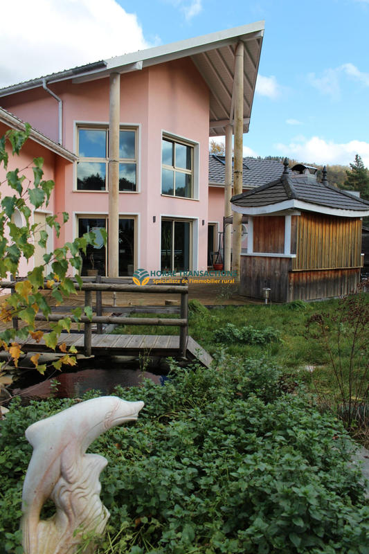 Maison - 327 m² - 9 pièces