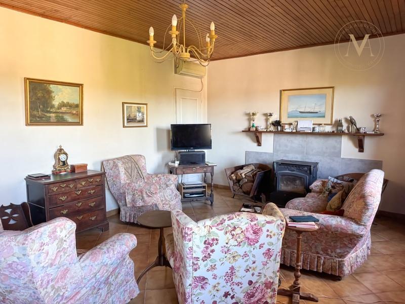 Corps de ferme - 230 m² - 9 pièces